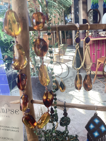 Collares de minerales con bronce