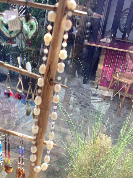 Collares de minerales con bronce