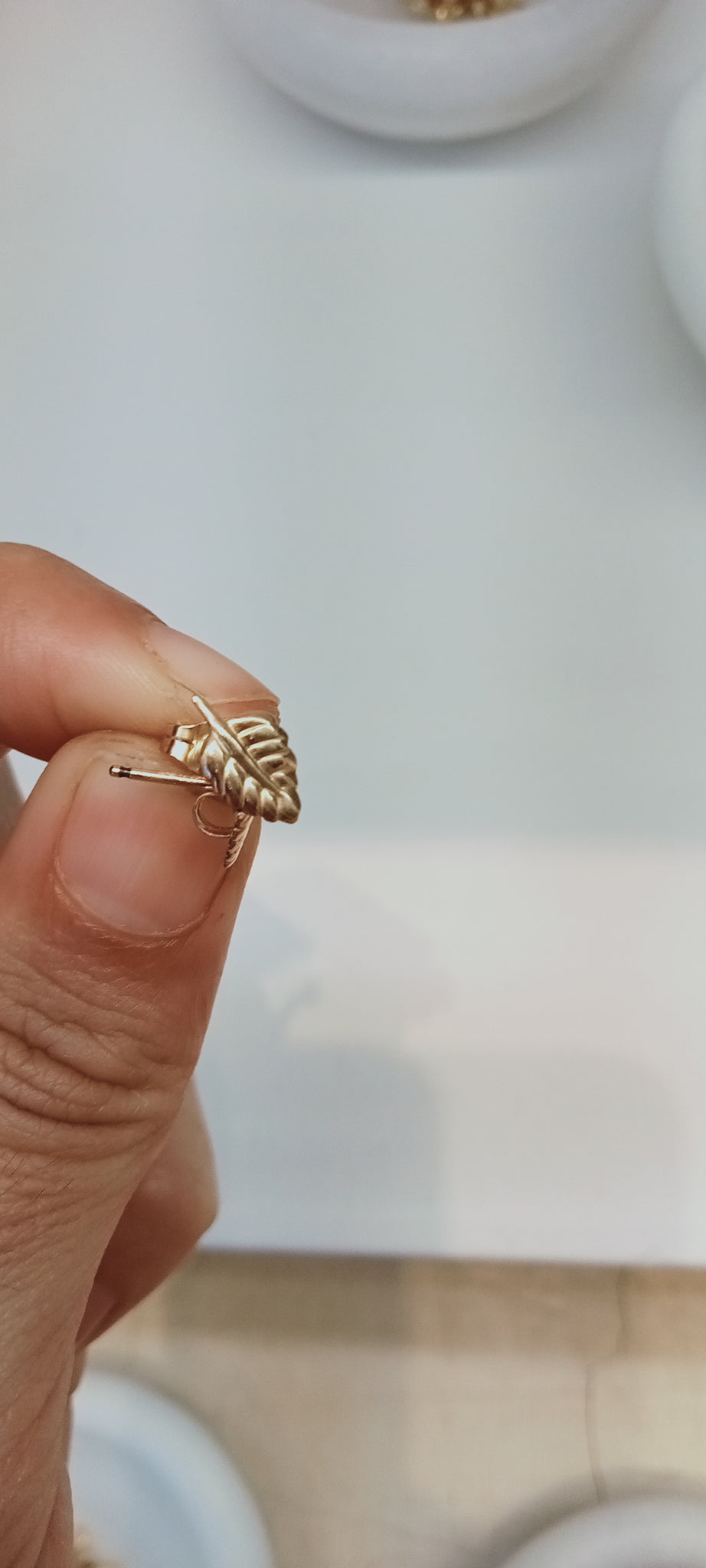 aretes hojas
