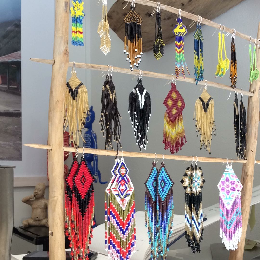 Aretes huichol