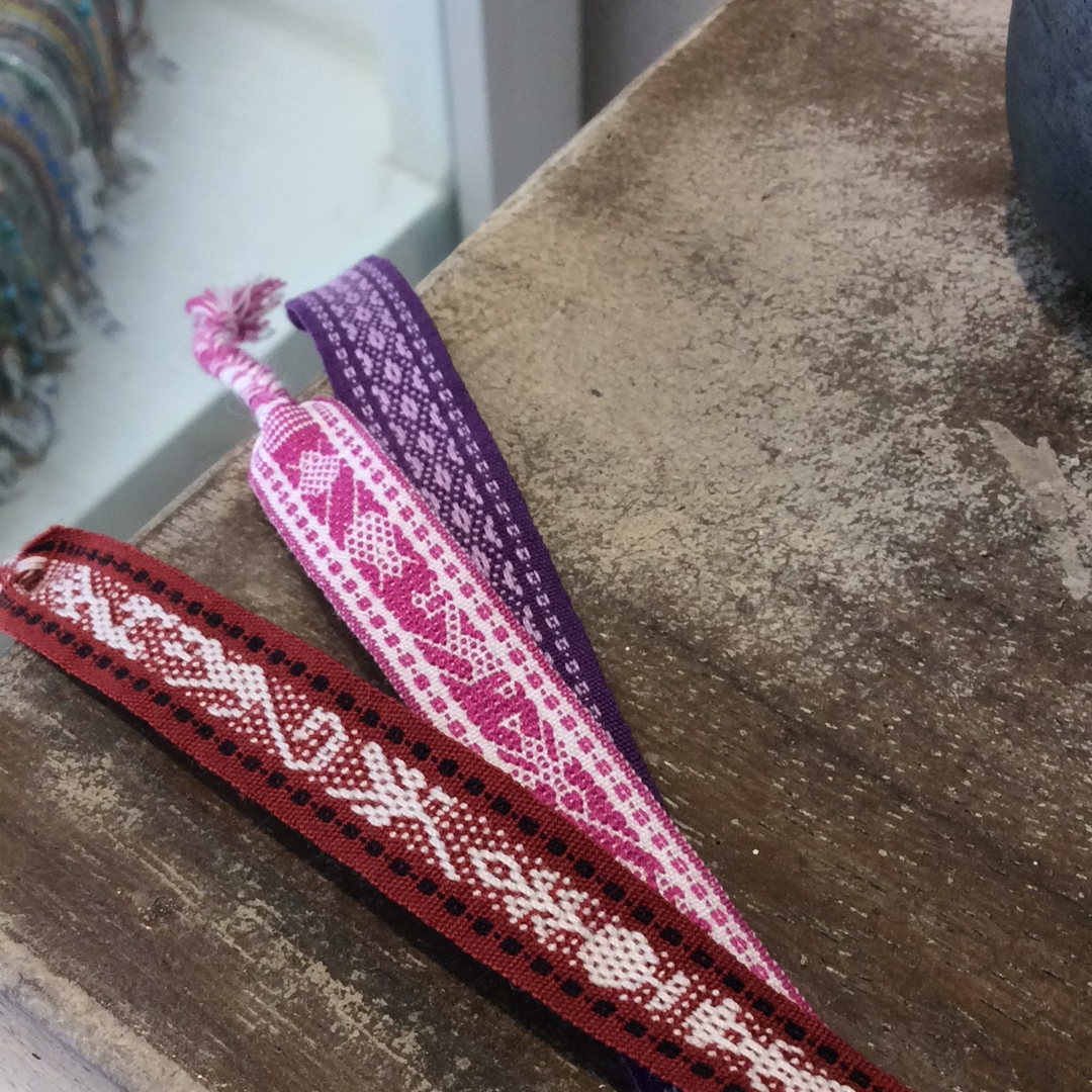 Pulseras Finas a Telar